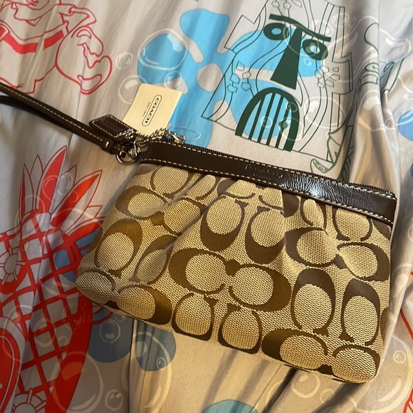 Amazing Vintage Coach Bag w/ brand new matching wristlet - Picture 14 of 16